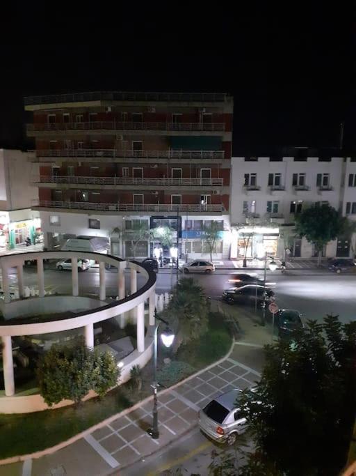 Μοντέρνο Διαμέρισμα - Stylish Appartment Loutraki エクステリア 写真